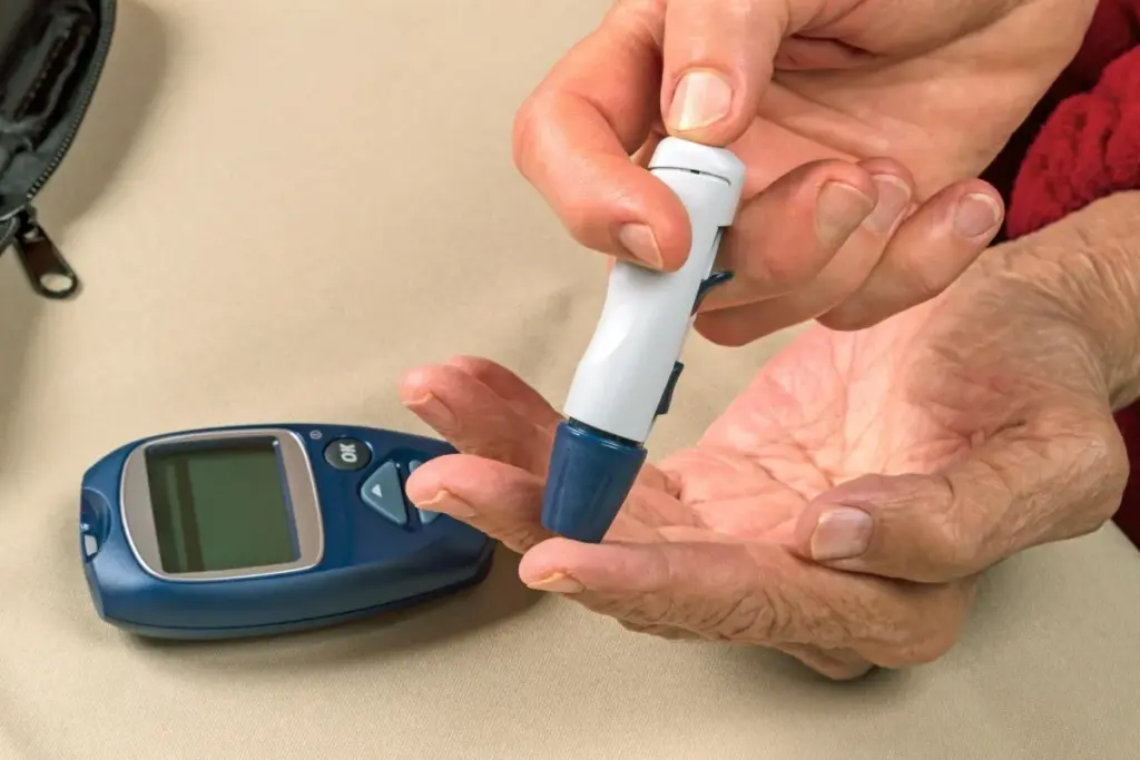 How to Lower Blood Sugar Level Over 700: Emergency Steps