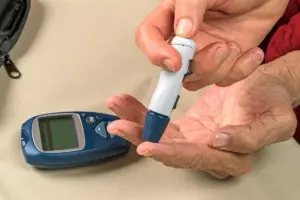 How to Lower Blood Sugar Level Over 700: Emergency Steps