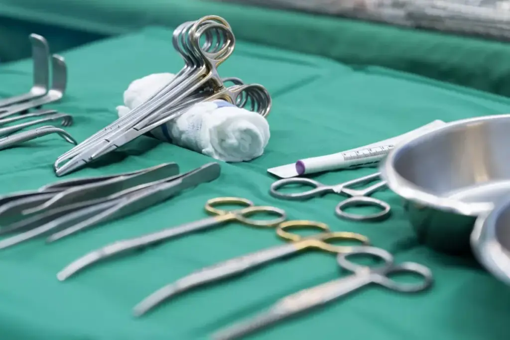 7 Essential Surgical Equipment and Supplies for Modern Operating Rooms